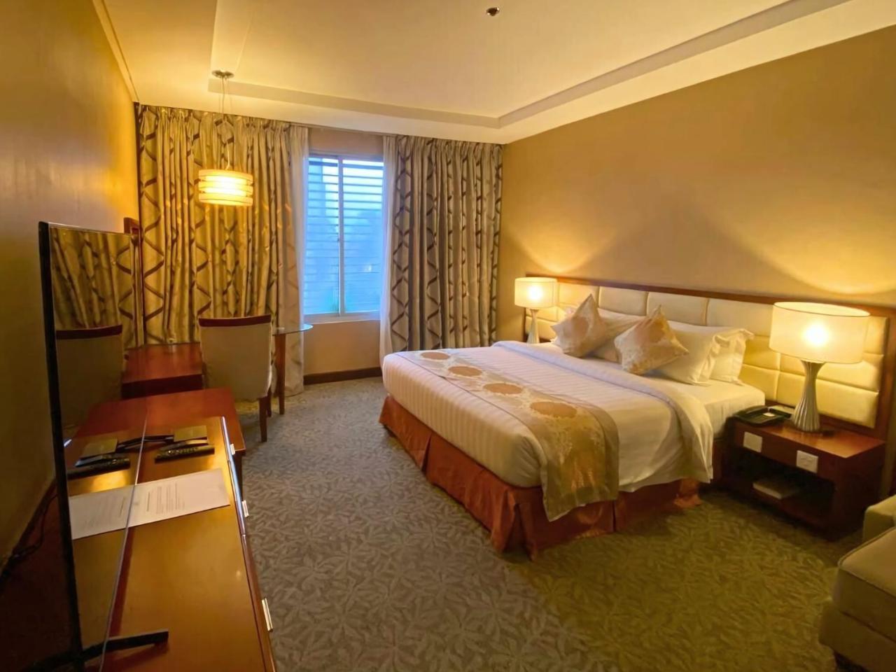 The Avenue Plaza Hotel Naga  Exteriér fotografie