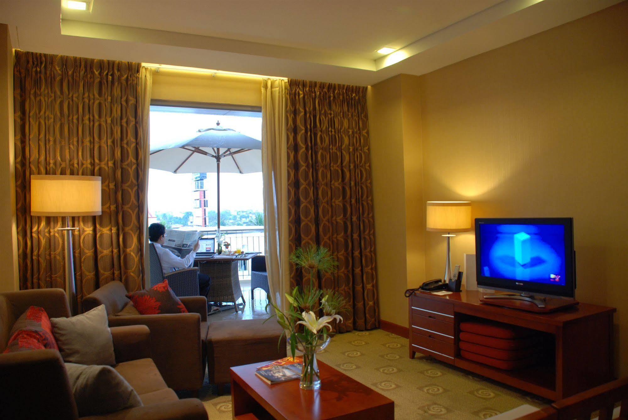 The Avenue Plaza Hotel Naga  Exteriér fotografie